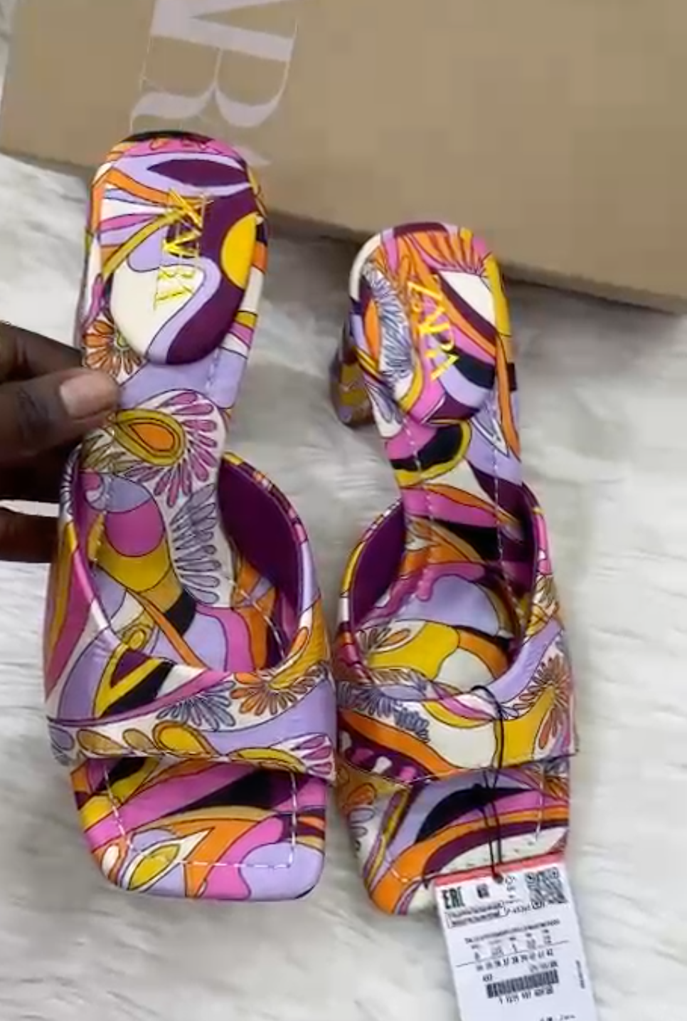 Nu-pieds à talons