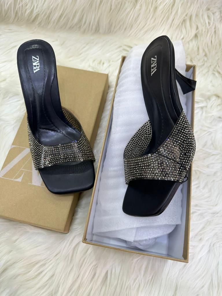 Nu-pieds à talons-transparents